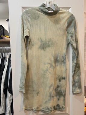Tie-Dye Ribbed Long-Sleeve Mock Neck Body Con Dress - Sage & Cream